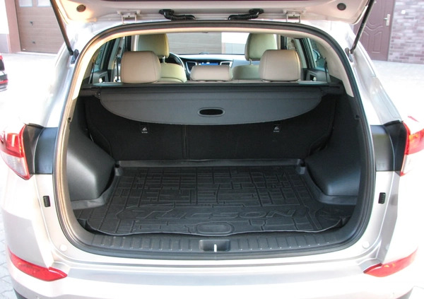 Hyundai Tucson cena 70900 przebieg: 162000, rok produkcji 2017 z Rawicz małe 667